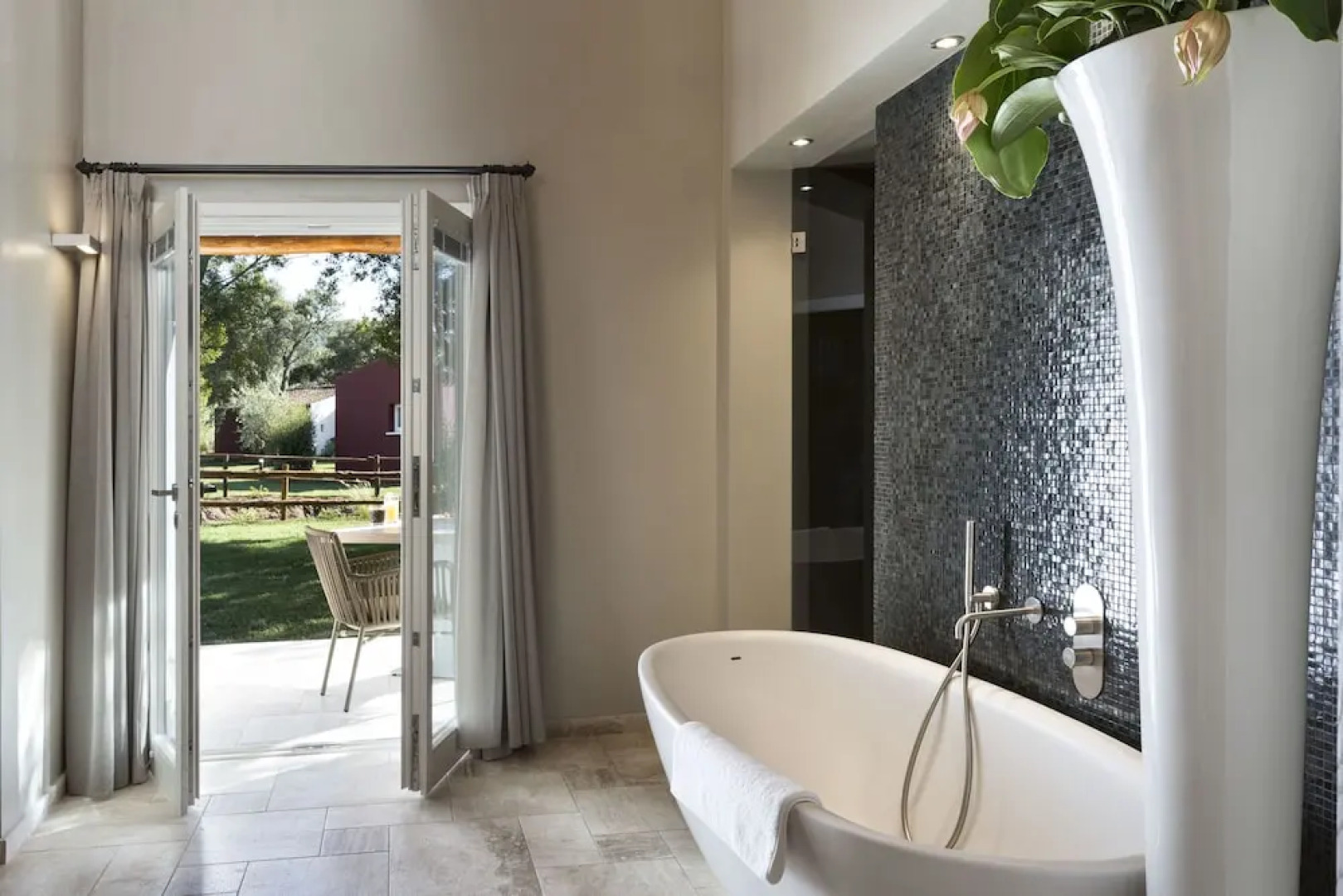 Li Neuli Country Club