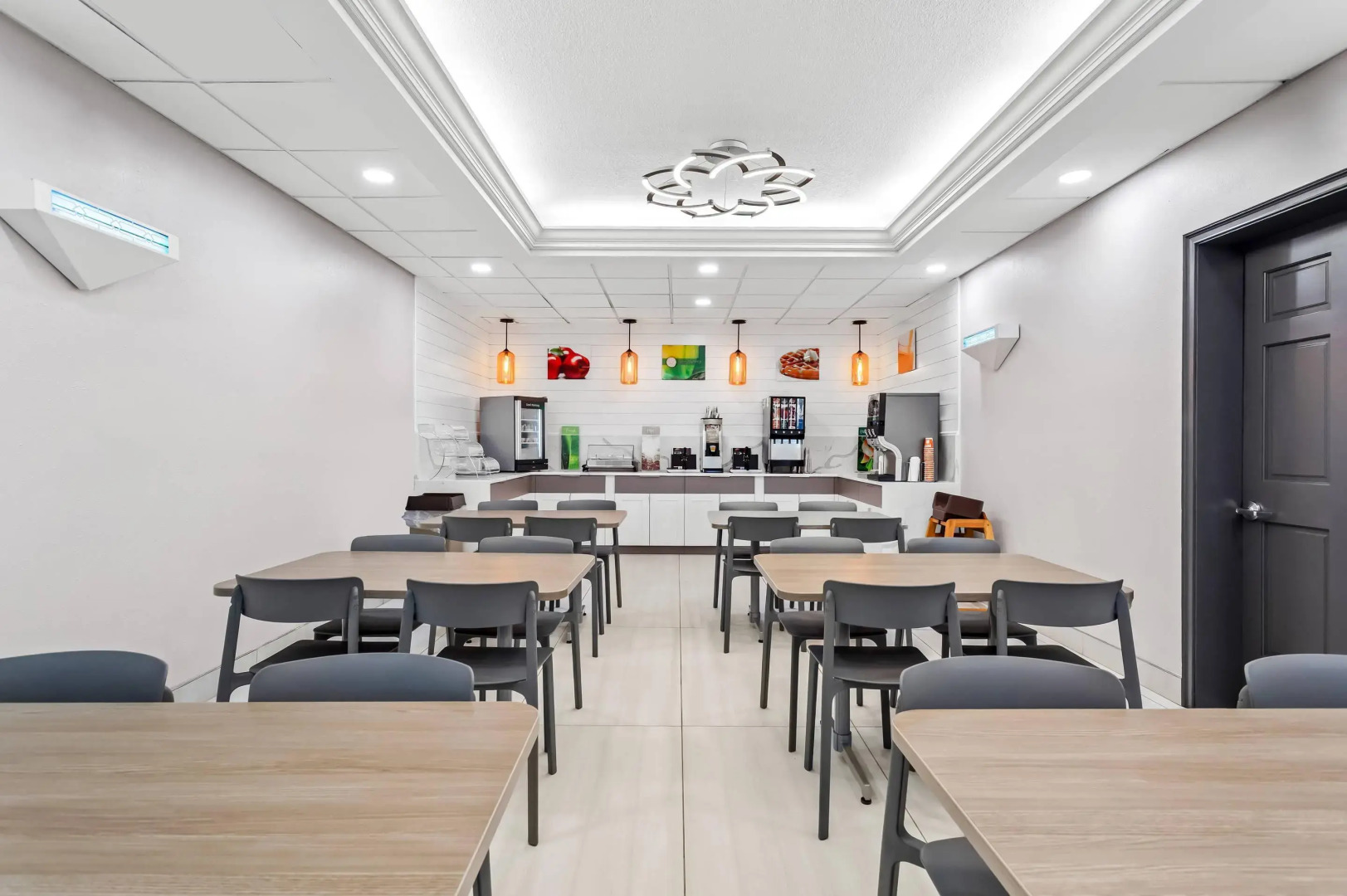 Quality Inn Airport - Cruise Port