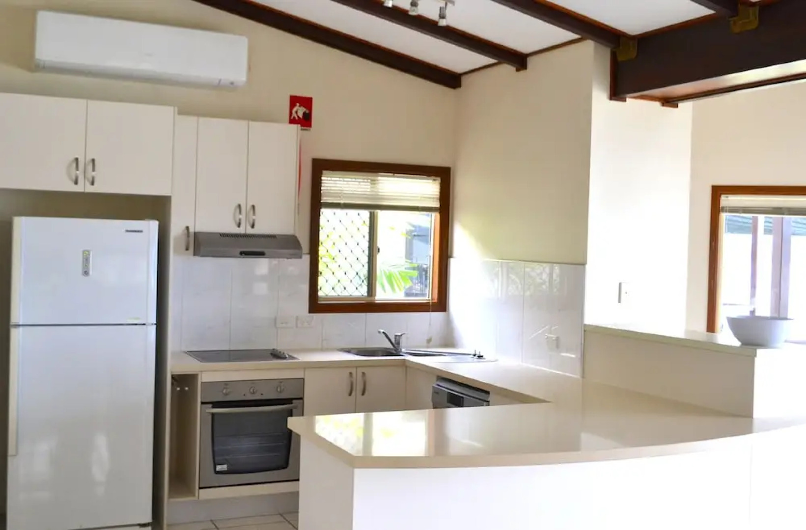 Hinchinbrook Marine Cove Resort