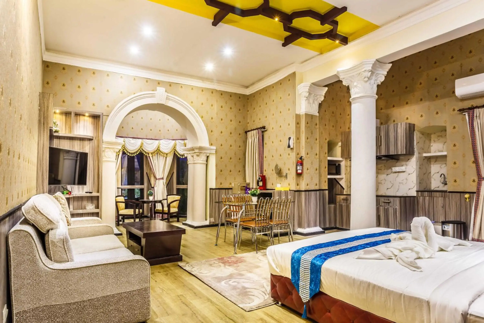 Royal Empire Boutique Hotel