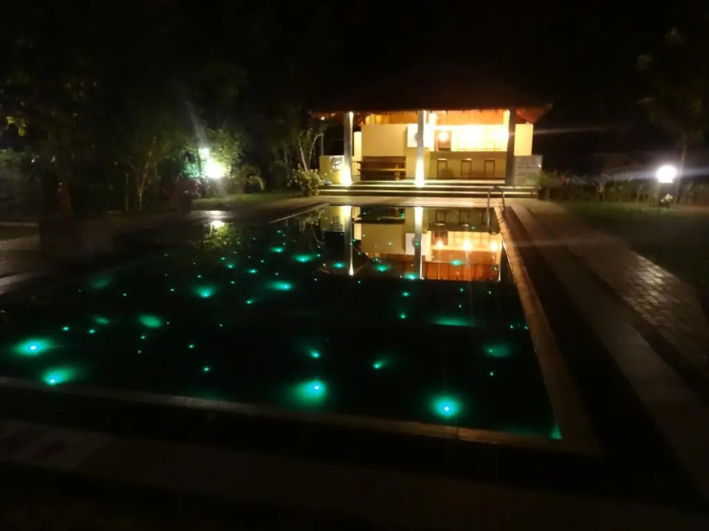 Refresh Cabana Gardens