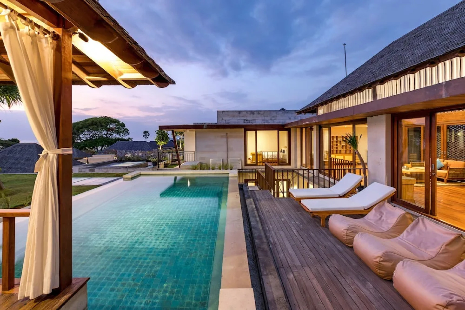 Wonderful Oceanfront 3 Br Villa in Seminyak