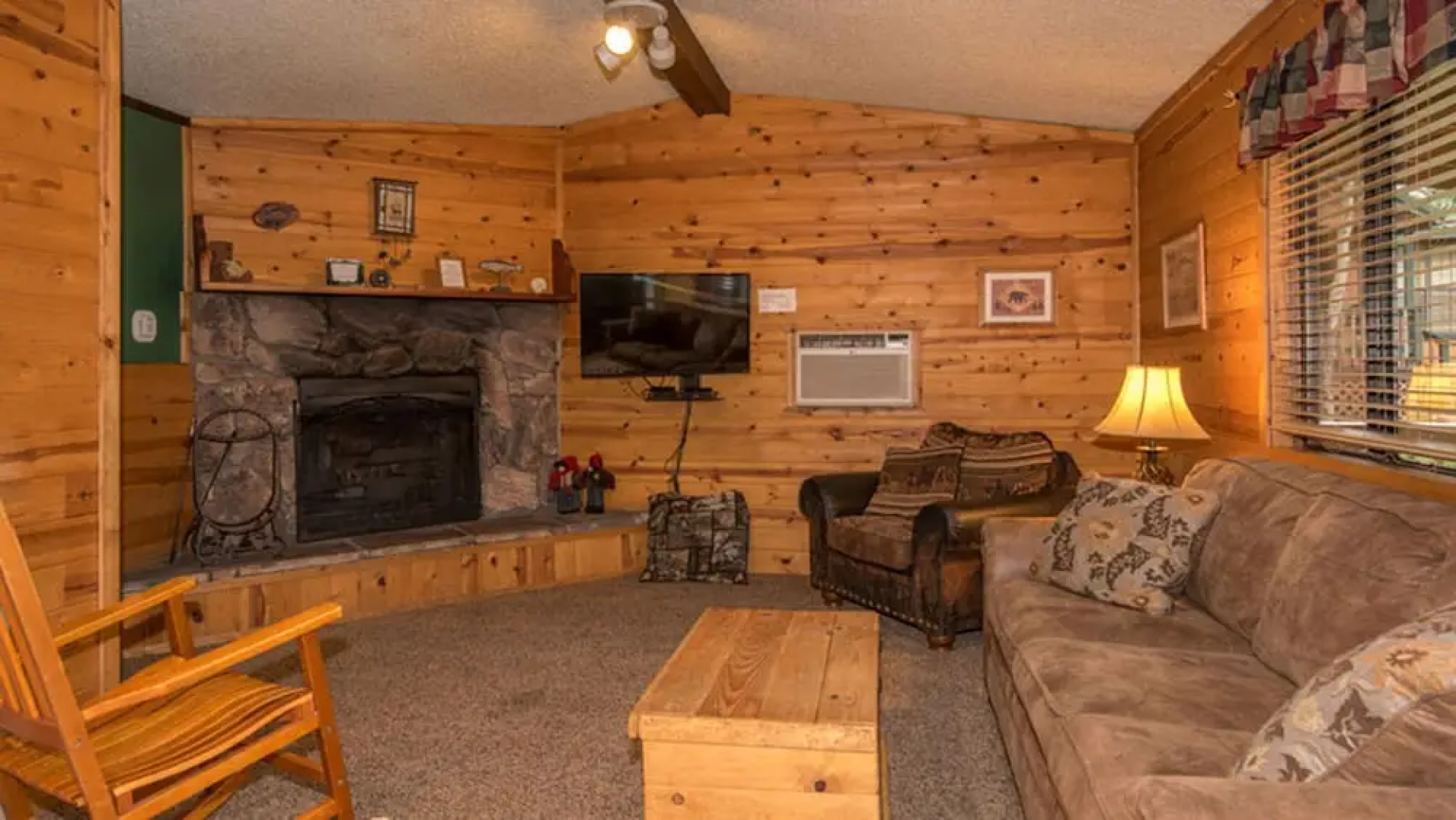 Whispering Pine Cabins