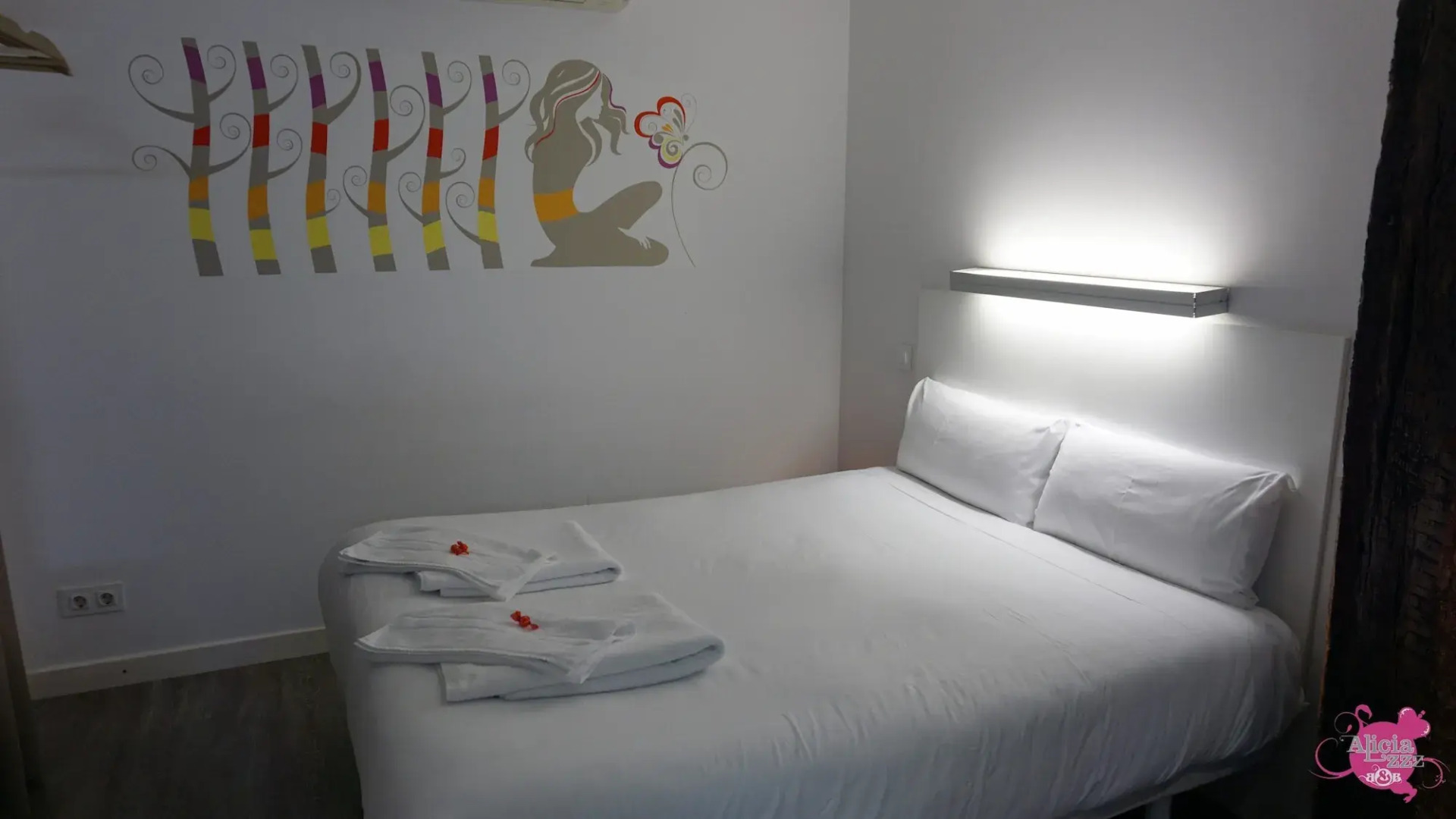 Pensión AliciaZzz Bed & Breakfast