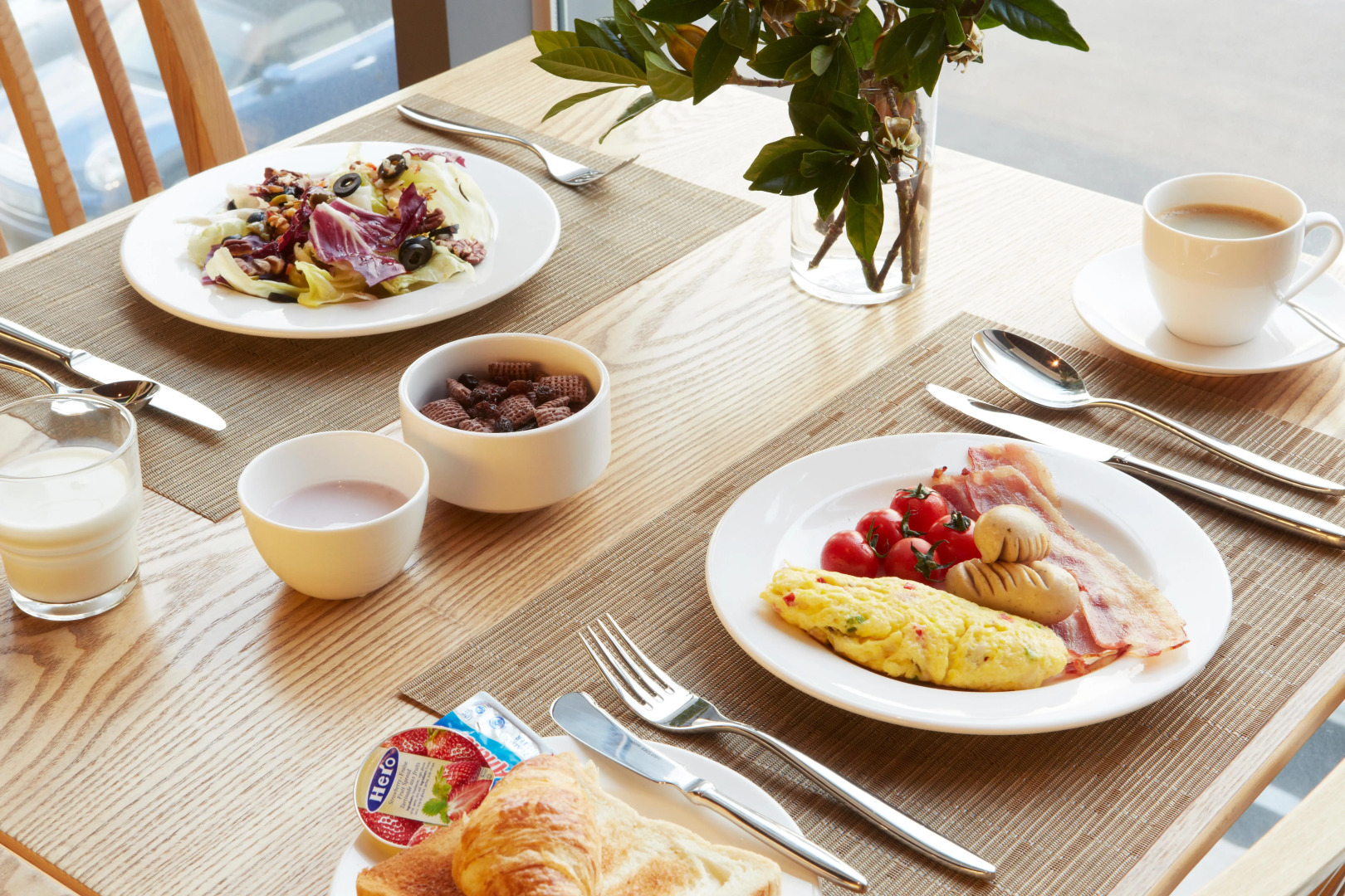 Luston Villa & Hotel