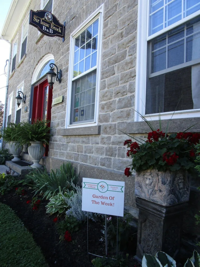 Sir Isaac Brock B&B Luxury Suites