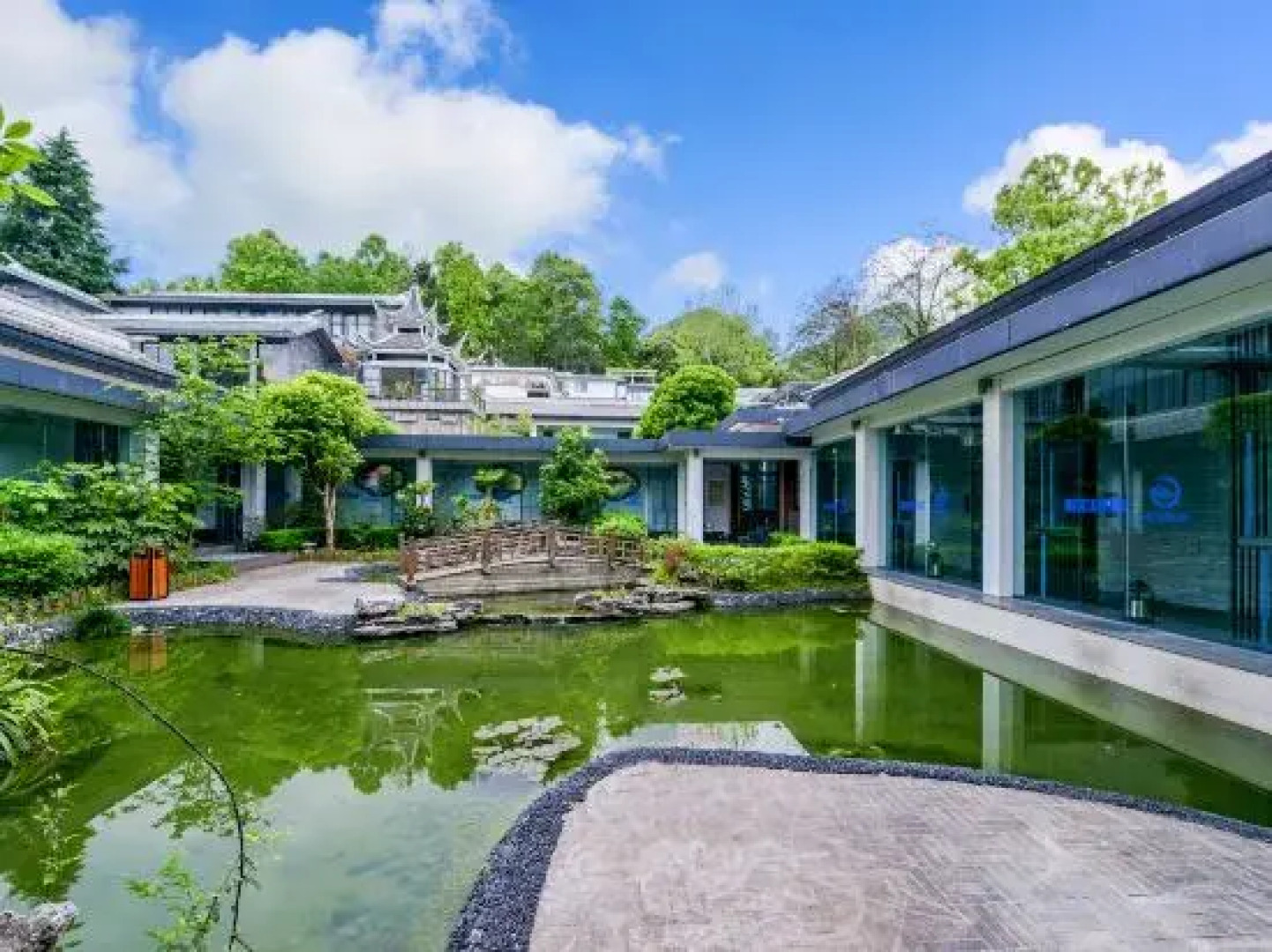 Anshun Dragon Palace Bieyuan