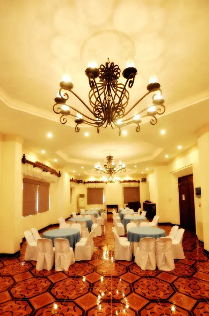 RedDoorz Plus @ Calle Crisologo Vigan