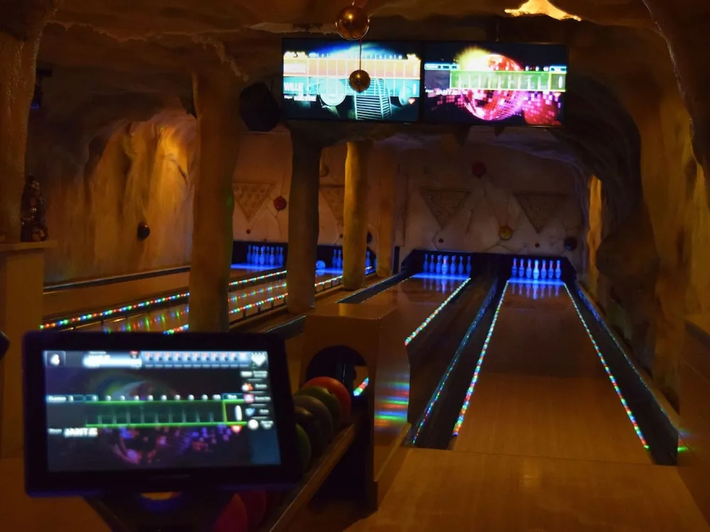 Well Furnished Tent Lodge with Terrace near Veluwe