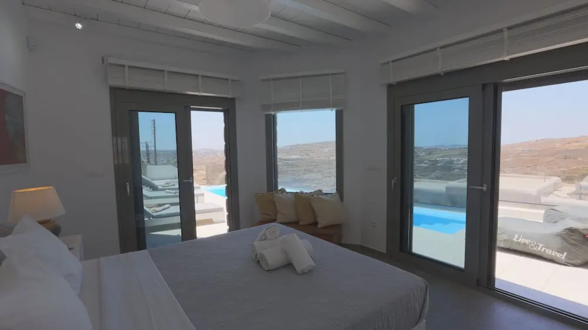 Luxury Villas  by Live&Travel