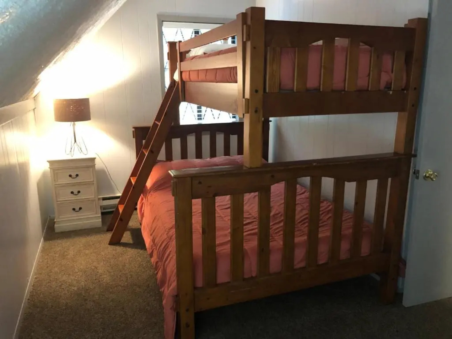 Cozy Cottage at Saw Creek