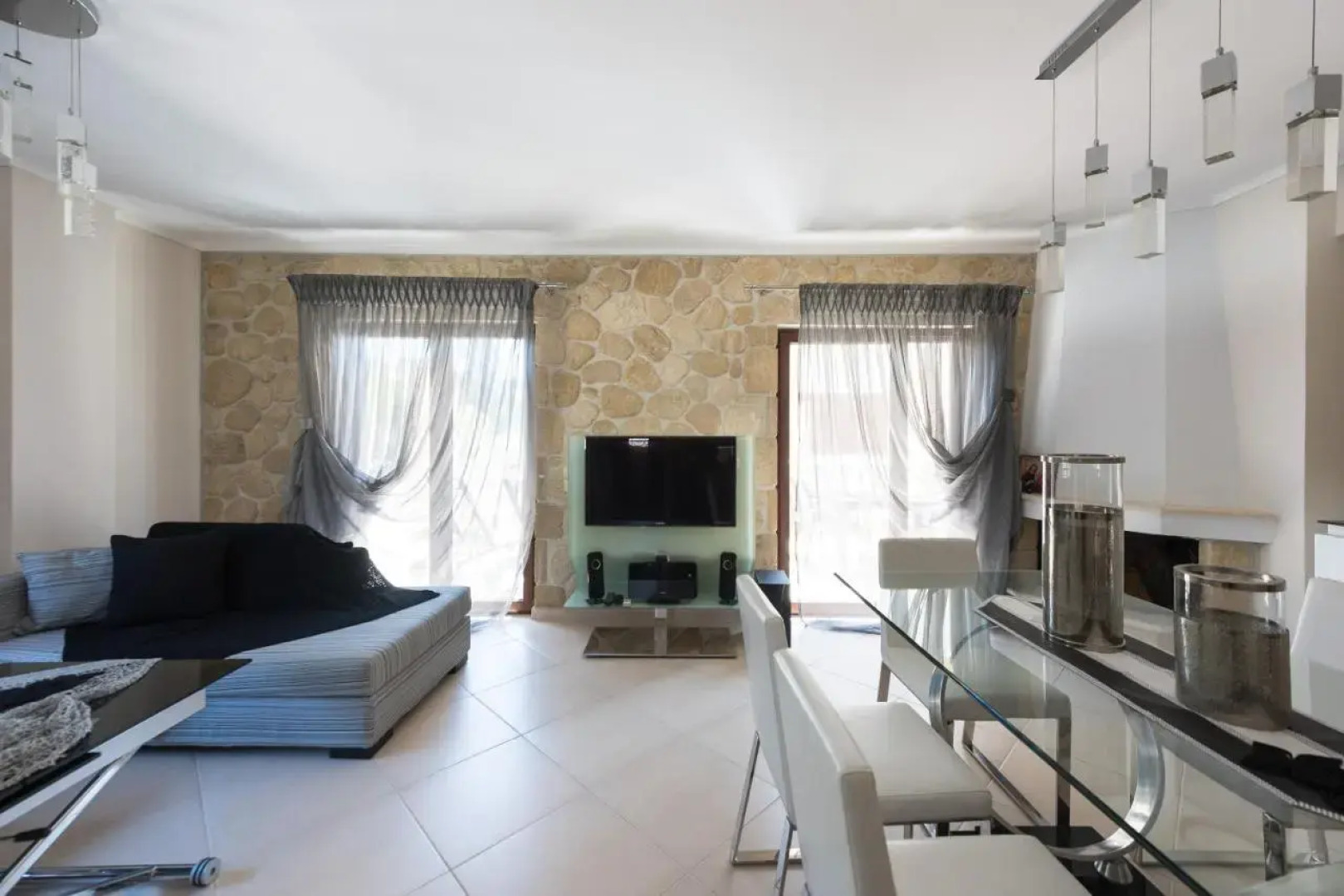 #Luxlikehome - Siviri J&B House