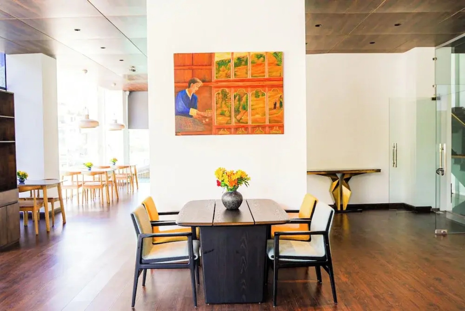 The 33rd Executive Suites