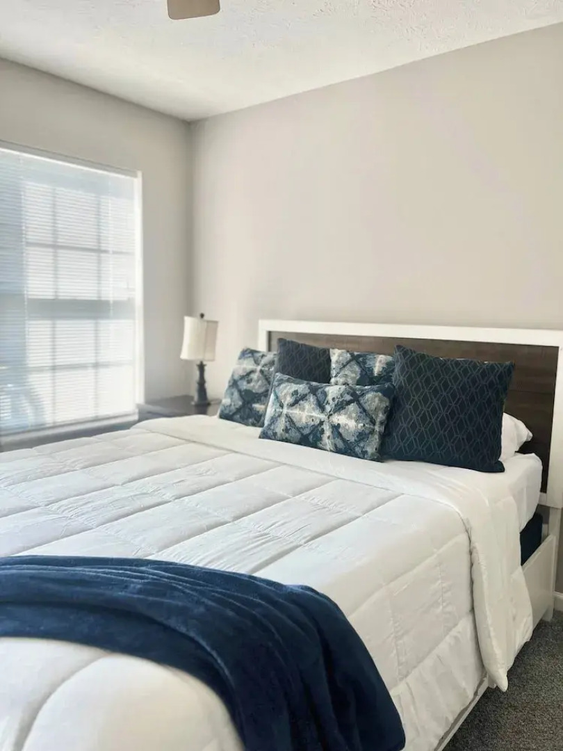 Fantastic Get Away Condo In Strongsville!