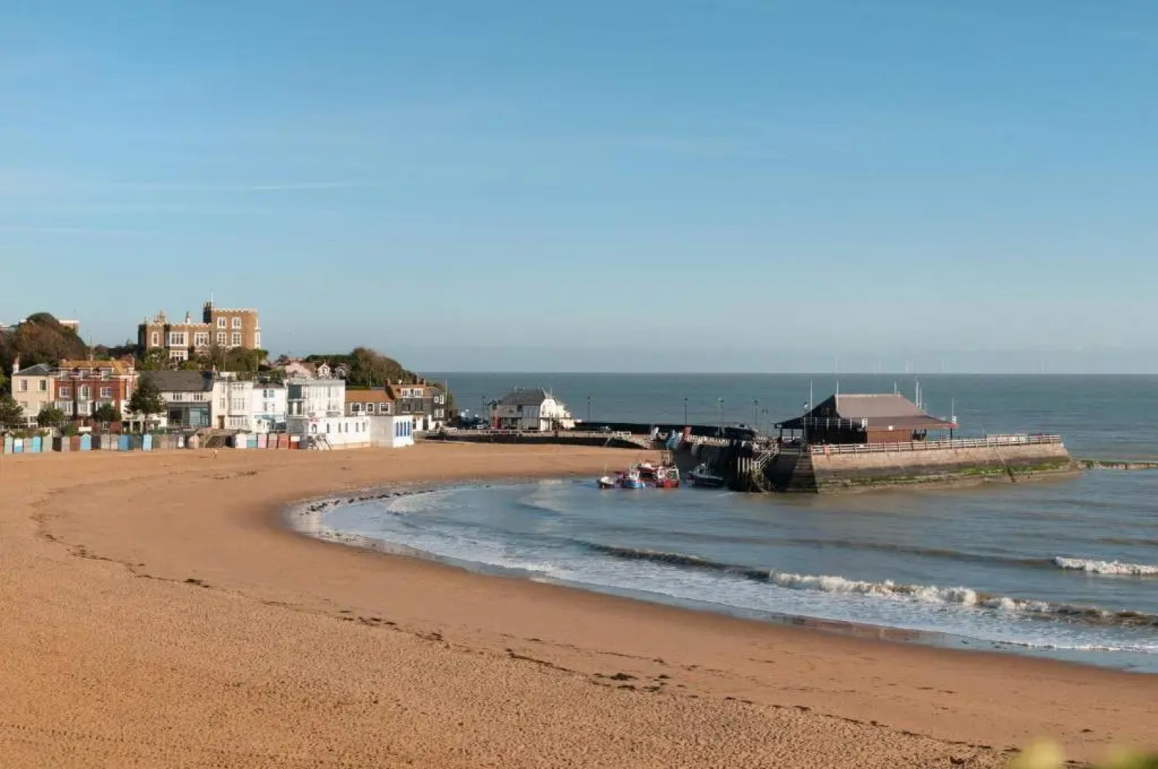 Luxury Two Bedroom Apartment with Fantastic Panoramic Sea Views