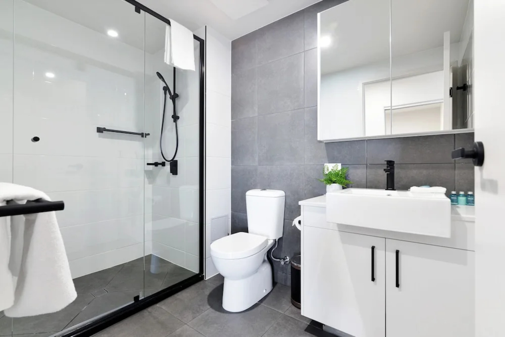 Hedge Apartments by CLLIX