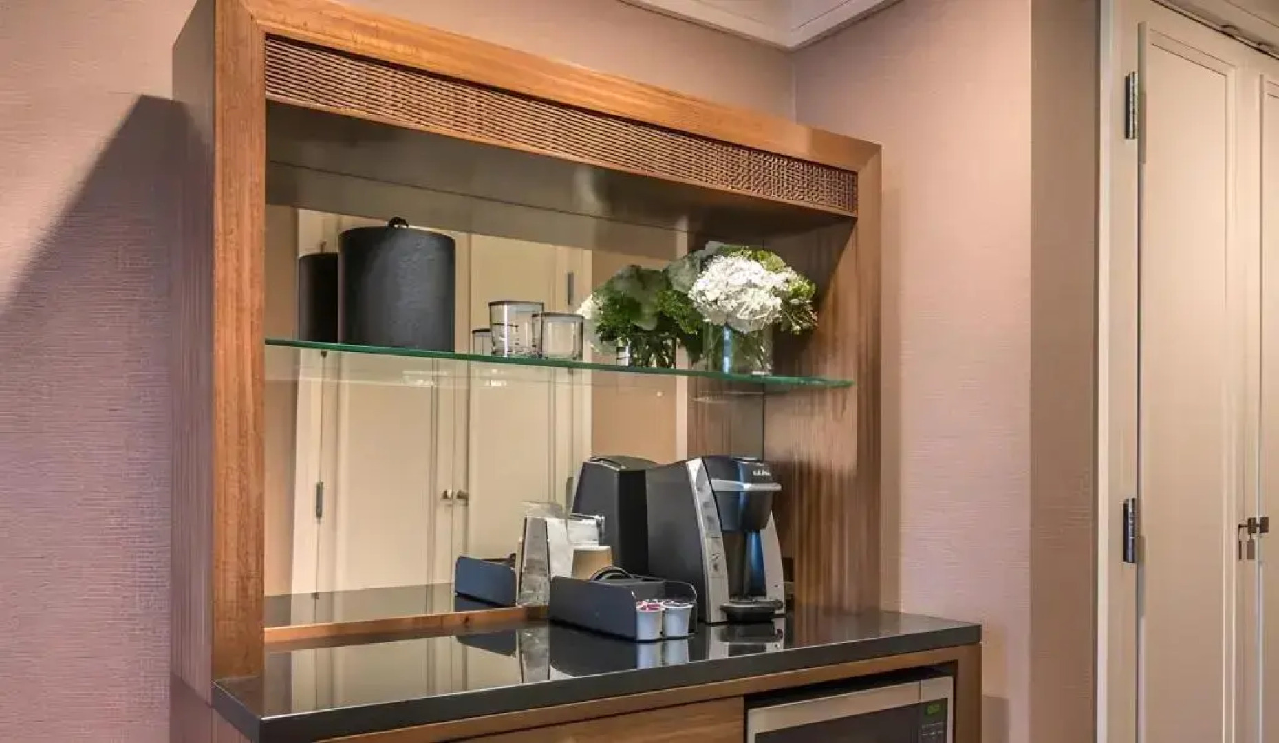 Little America Flagstaff