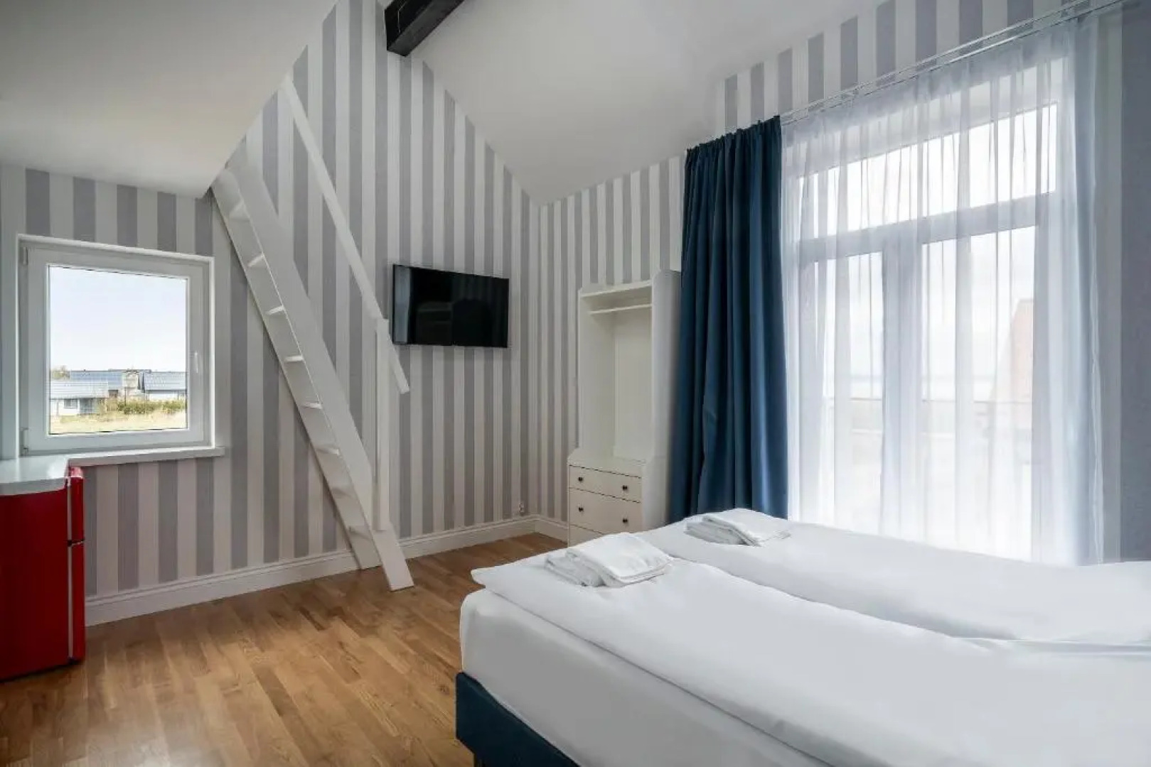 W Starym Porcie - pokój z widokiem na Zalew Wiślany balkonem i antresolą