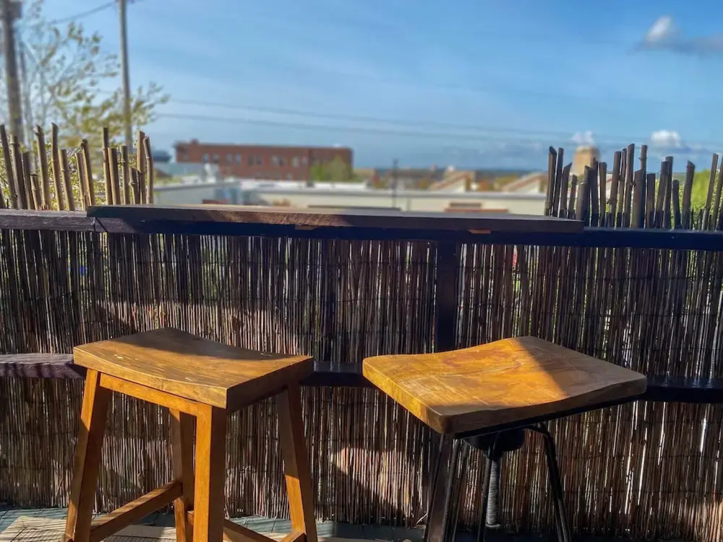 Upstairs at Thevictorian - Lush Walkable and Dog-friendly Retreat - Steps From Downtown Bellingham