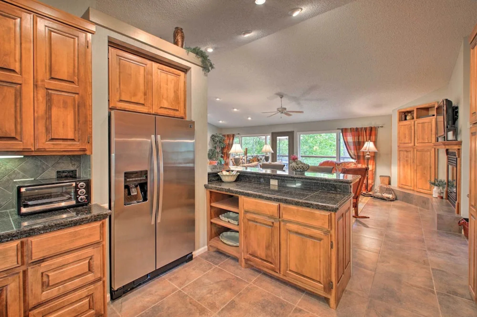 3 Mi to Lake Desoto: Home w/ Furnished Deck!