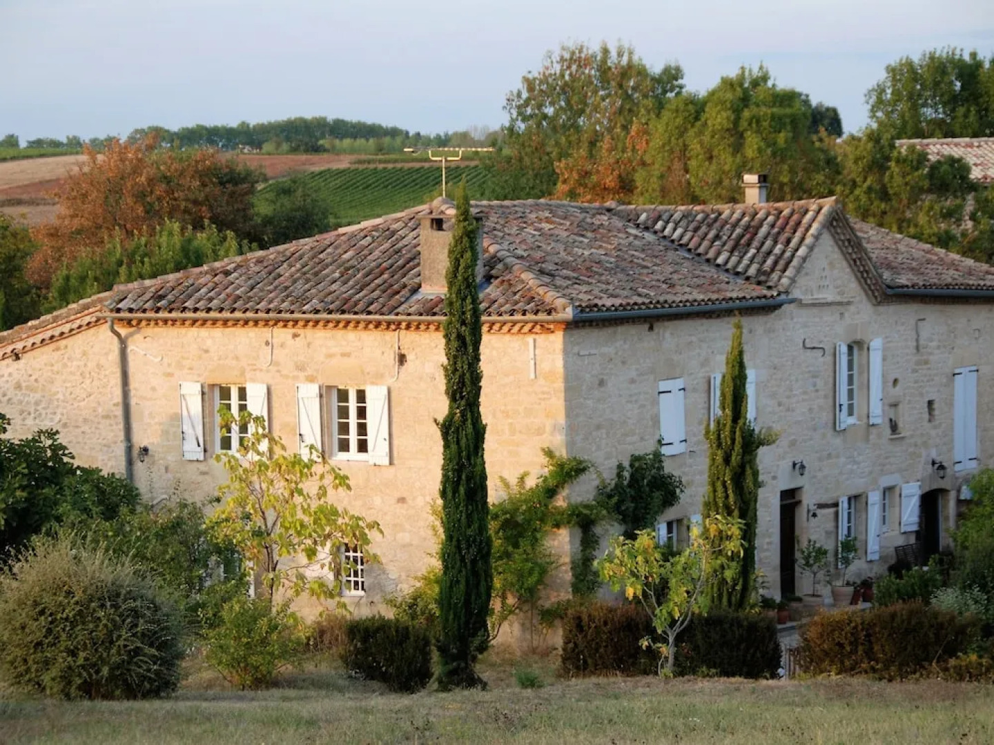 GÃ®te Le Syrah with swimming pool in a 250 year-old winery
