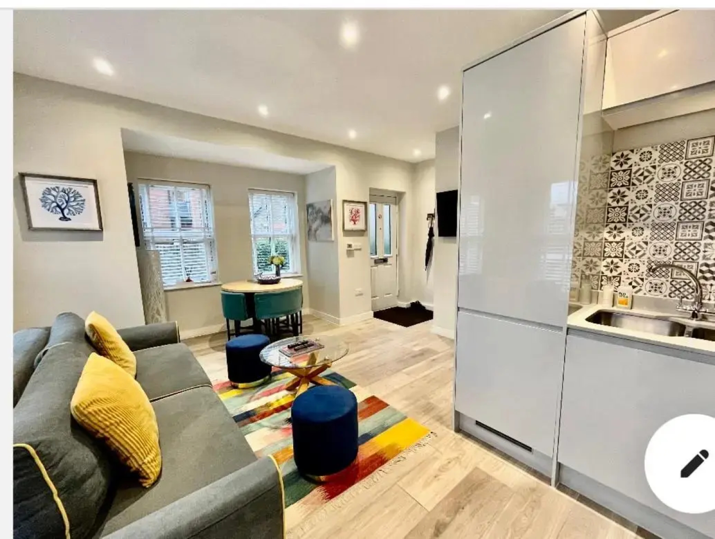PRIVATE GATED BRAND NEW, FULLY RENOVATED HOUSE 3 BEDS SLEEPS FIVE Free PARKING