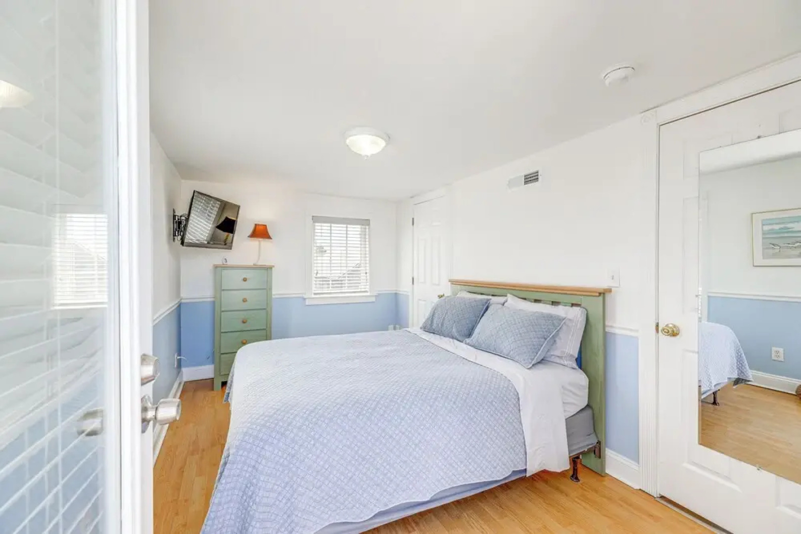 Steps to Shore: Newly Renovated Dewey Beach Home!