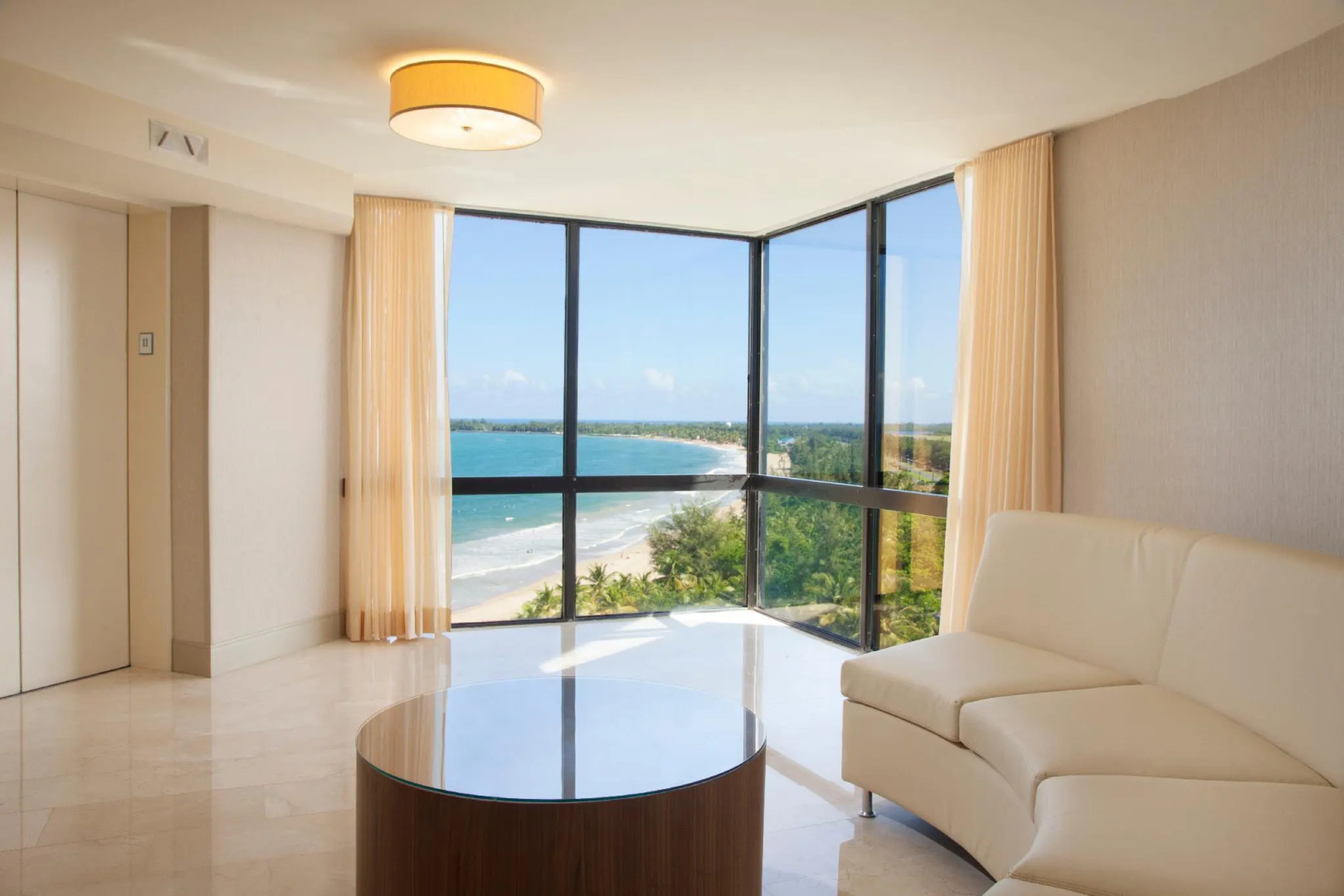 Courtyard by Marriott Isla Verde Beach Resort