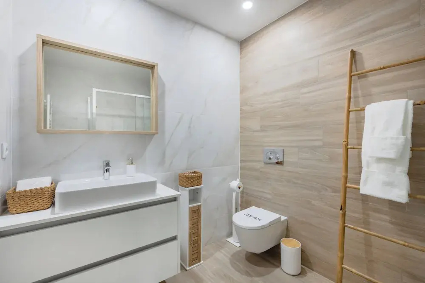 The Pine Flat with Pool at Furadouro