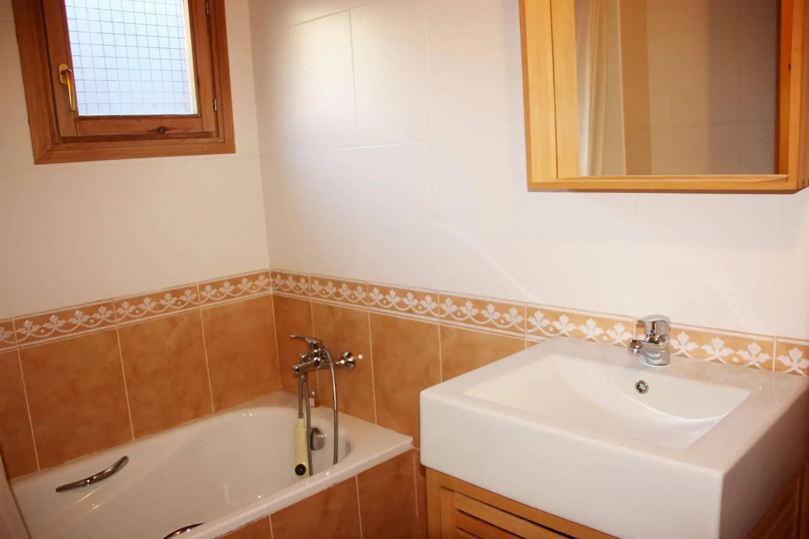 Apartamentos La Pleta Incles Suites 3000