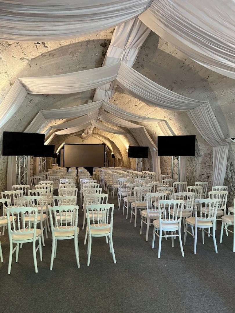 Les Dépendances de Chapeau Cornu