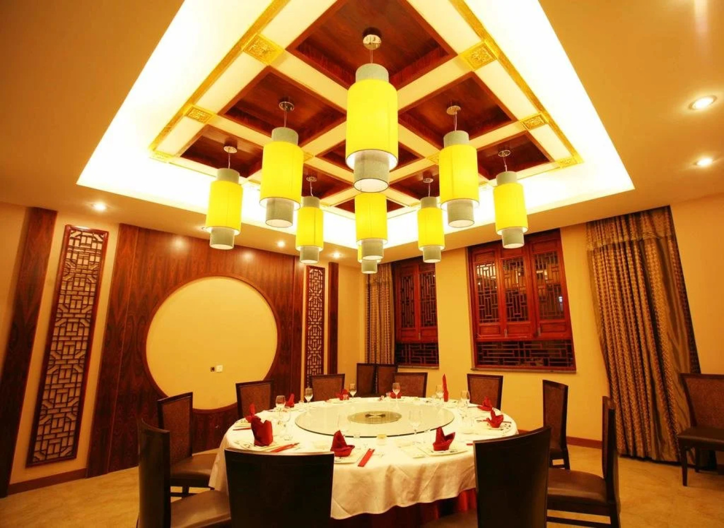 Taohuatanpan Holiday Hotel