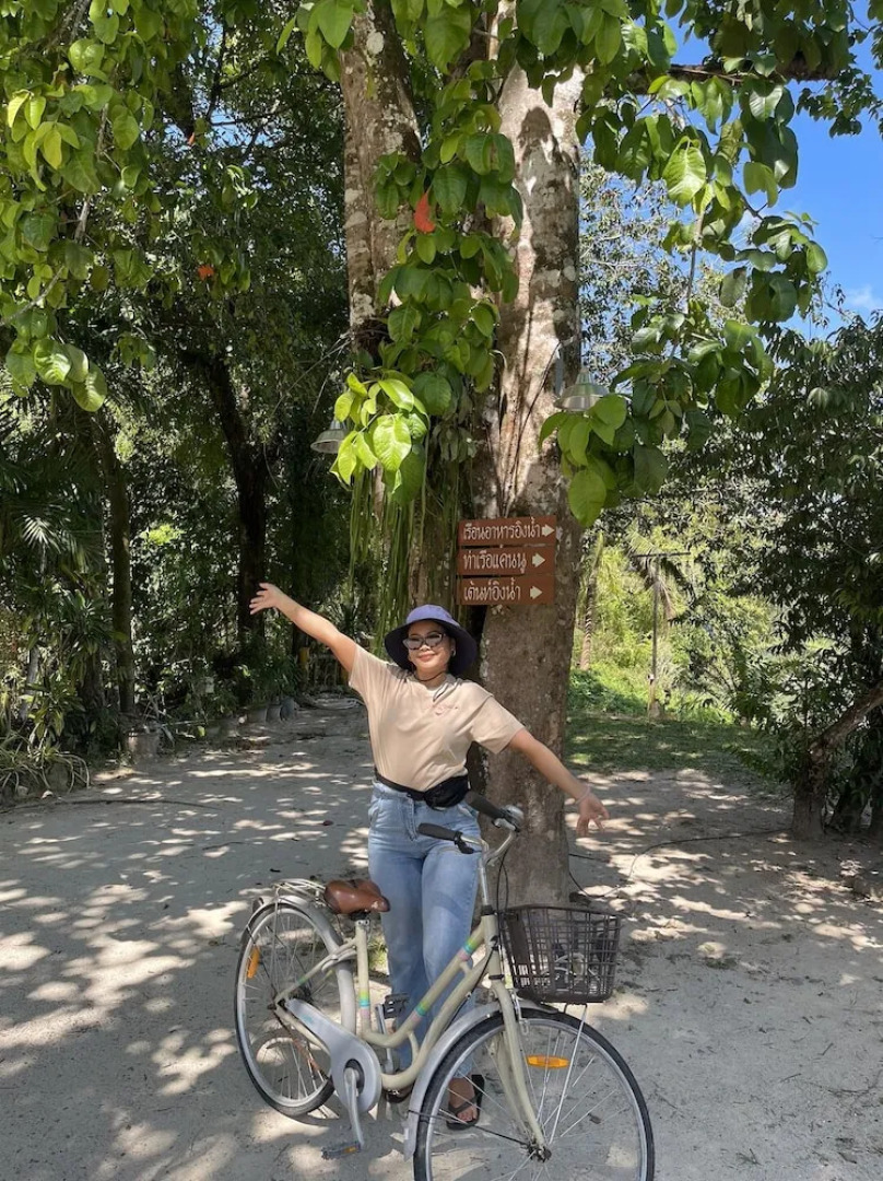 Sawasdee Lagoon Camping & Restaurant