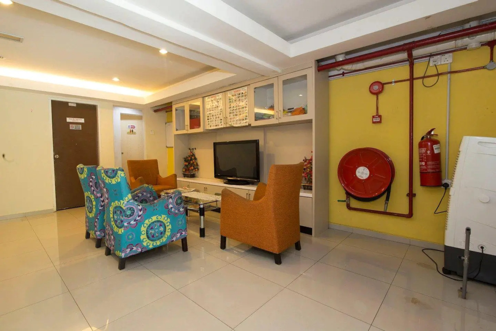 OYO 443 Crystal City Hotel