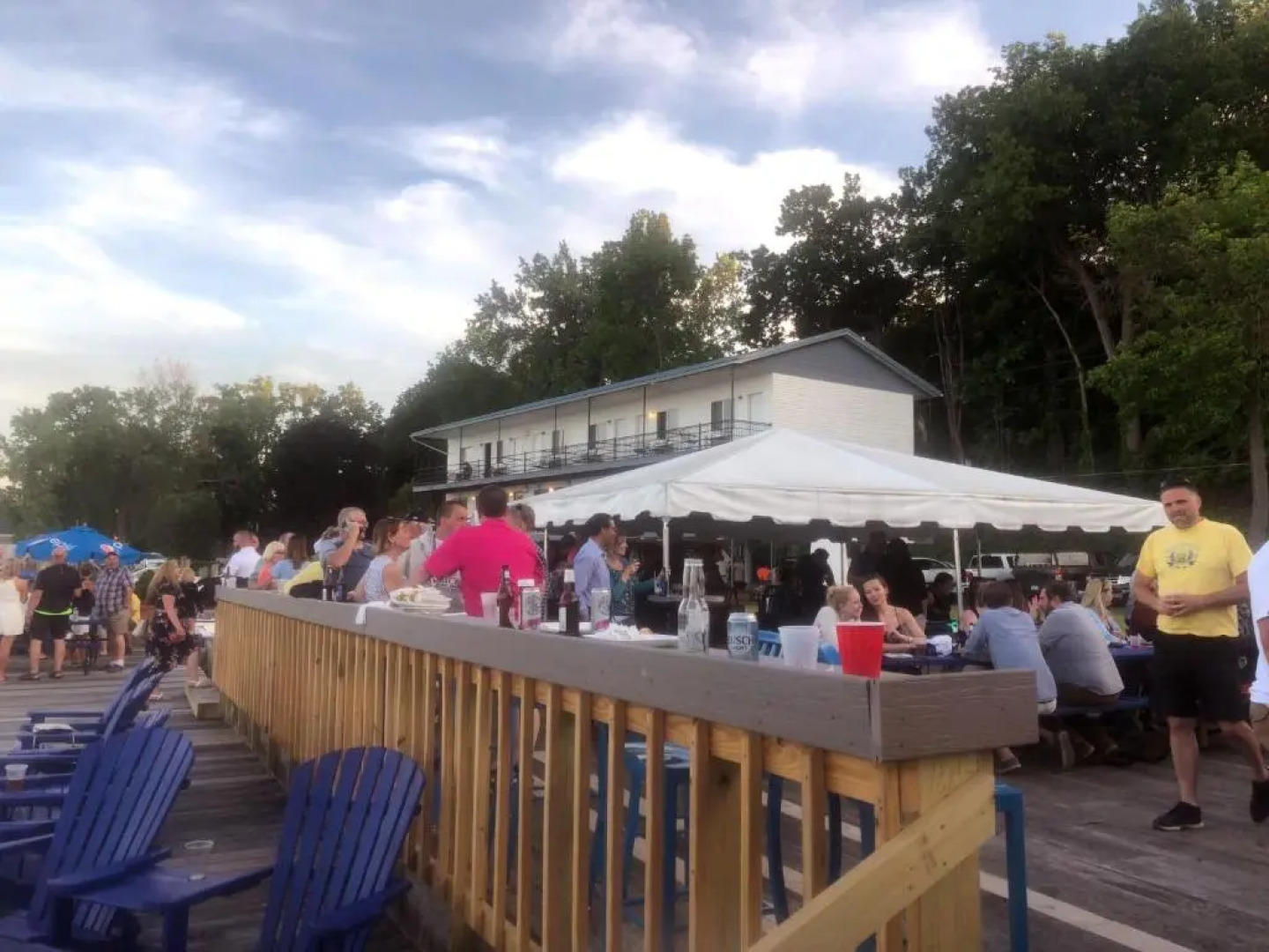 Showboat Motel Restaurant & Bar