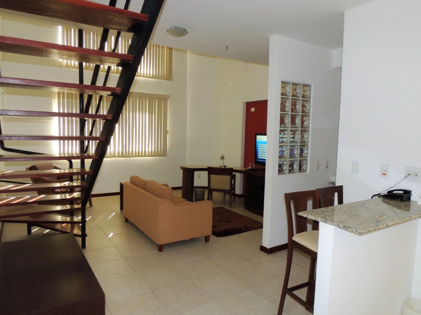 Mondrian Suite Hotel