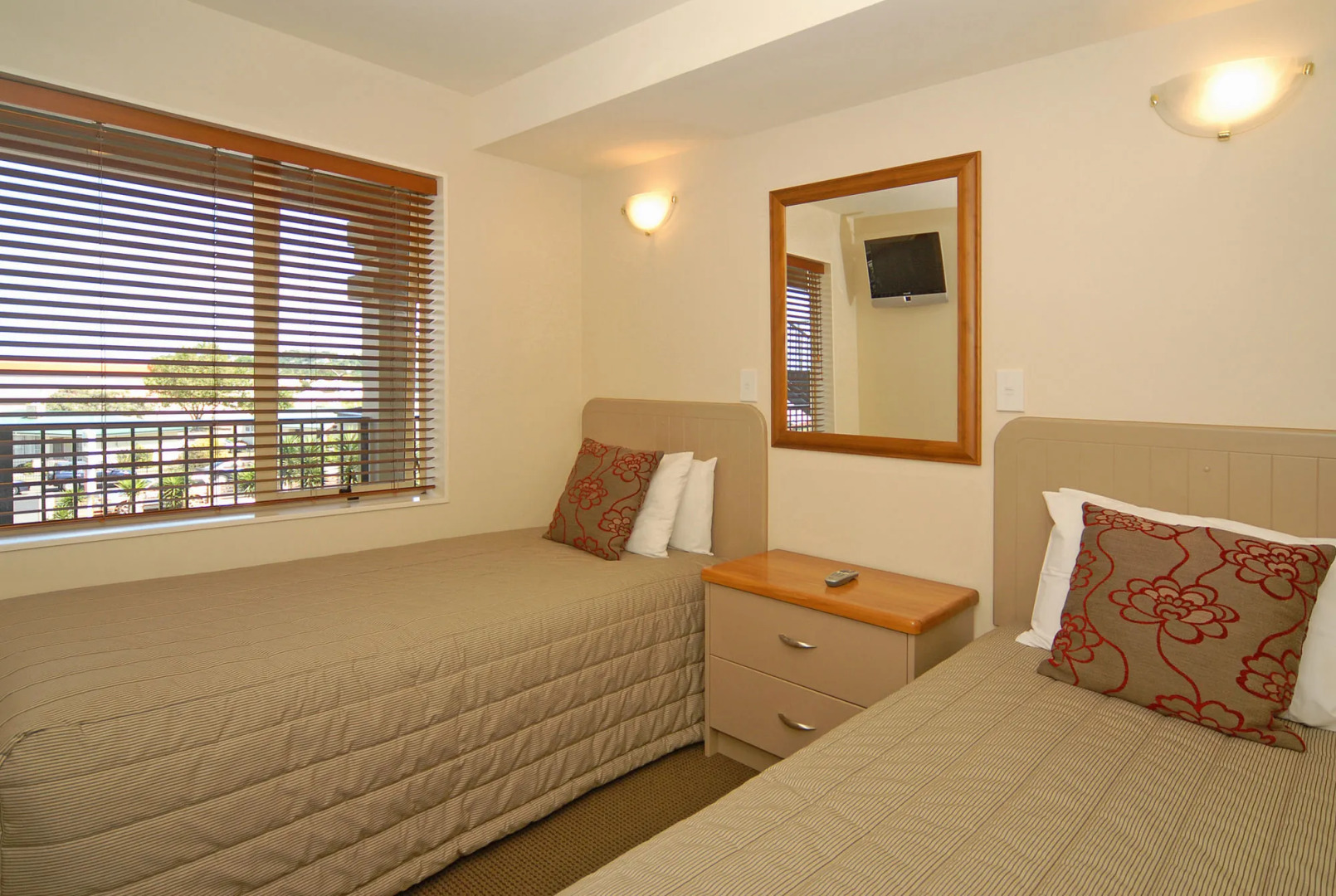 Pebble Beach Motor Inn