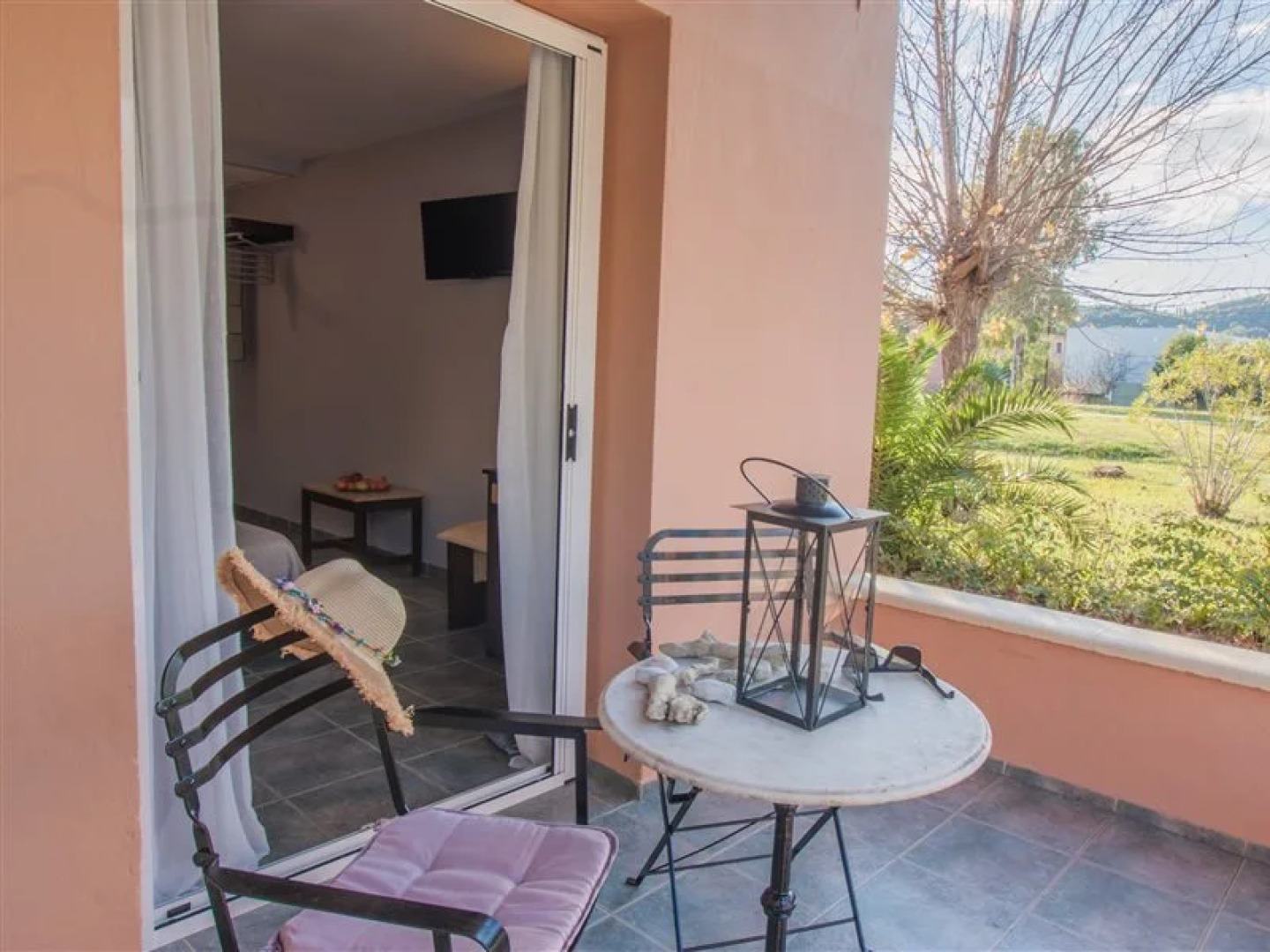 Tellis Holiday Rooms