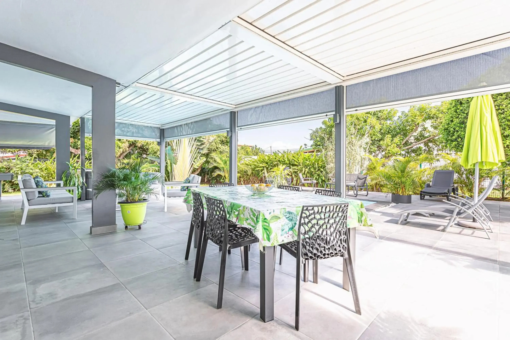 Villa de 3 chambres avec piscine privee jacuzzi et jardin clos a Baie Mahault