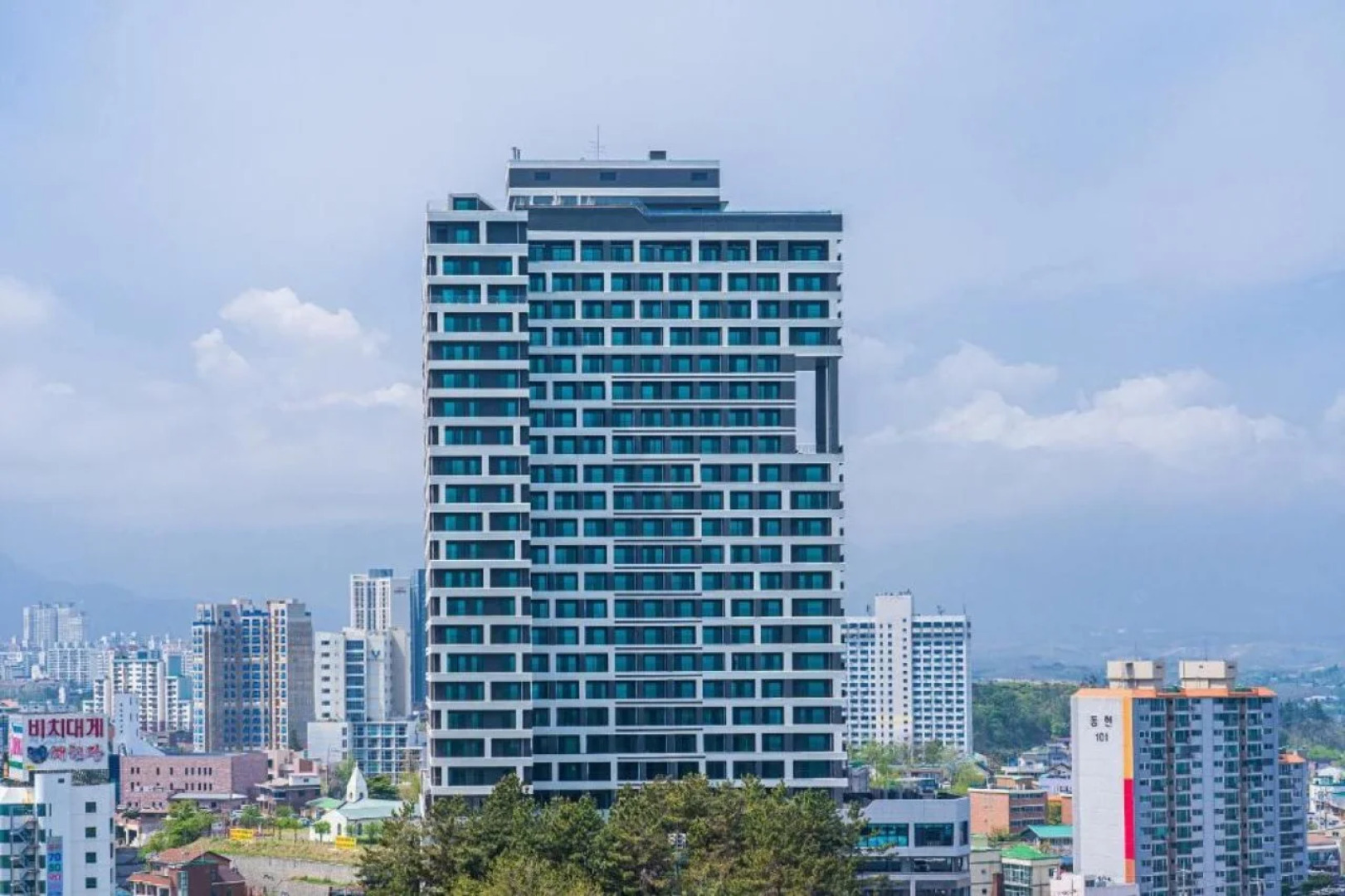 Sokcho I Park Suite Hotel and Resort