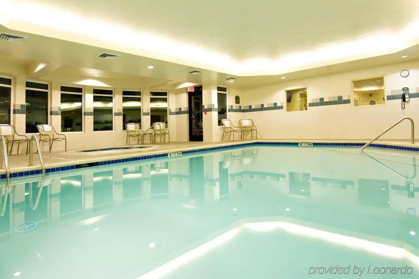 Holiday Inn Express Hotel & Suites Medford-Central Point by IHG