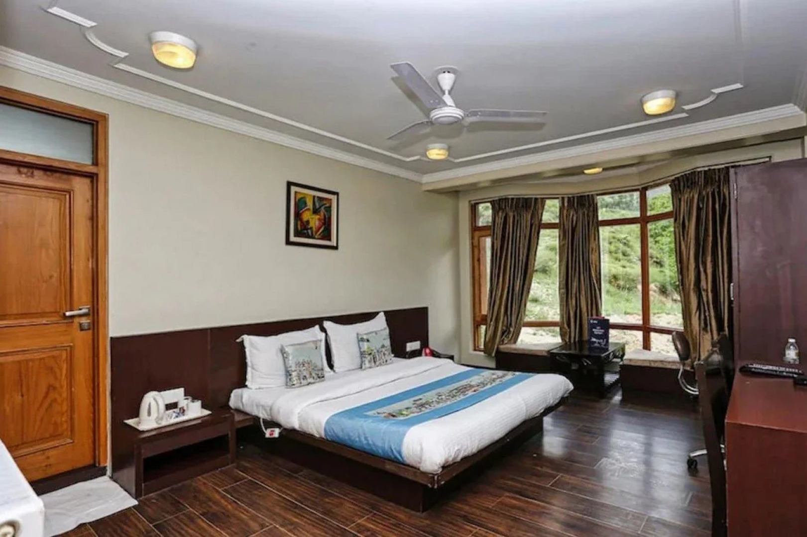 Hotel Pine Spring Pahalgam