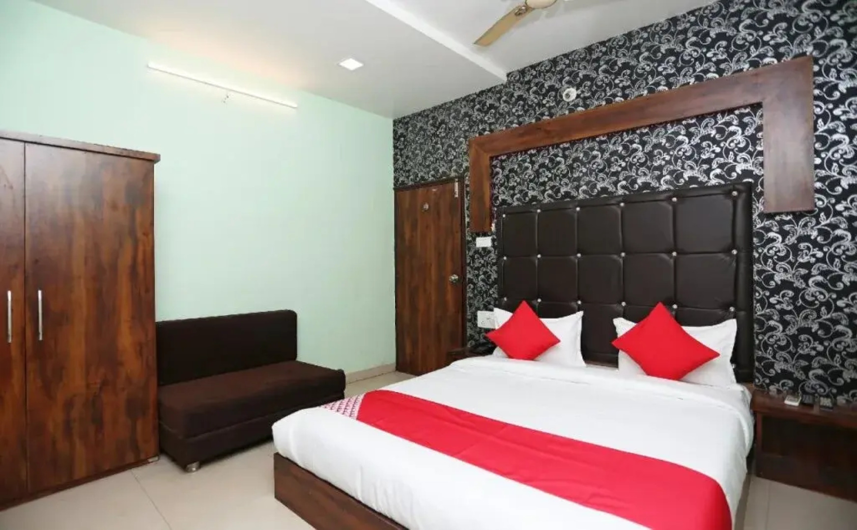 Hotel Sunrise by OYO Rooms