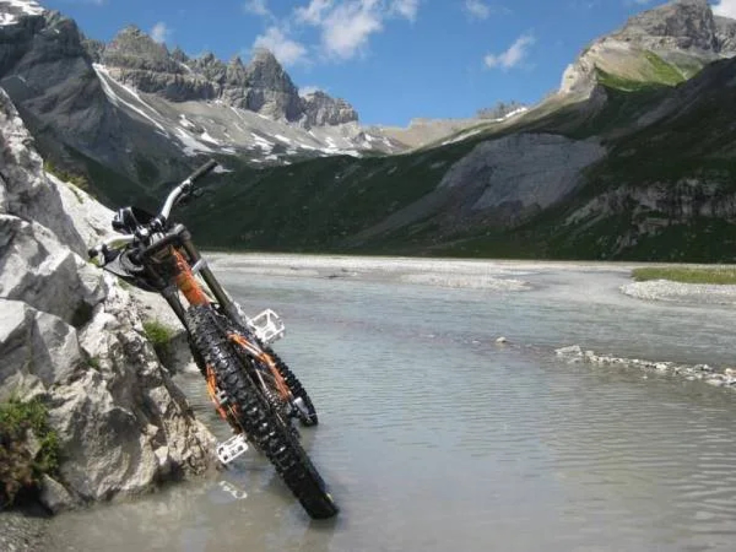 Backpacker Deluxe Hotel Capricorn