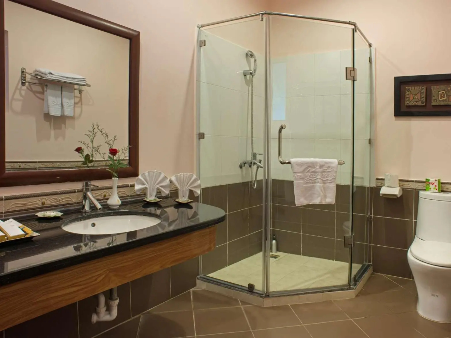 Курортный отель Flamingo Premium Cat Ba Beach Resort
