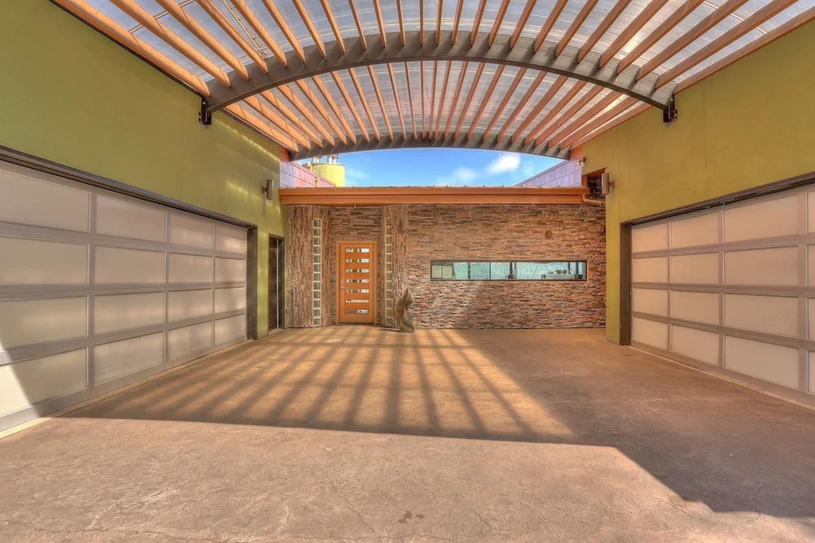 Alizes Modern Home with Views of the Columbia River Gorge by RedAwning