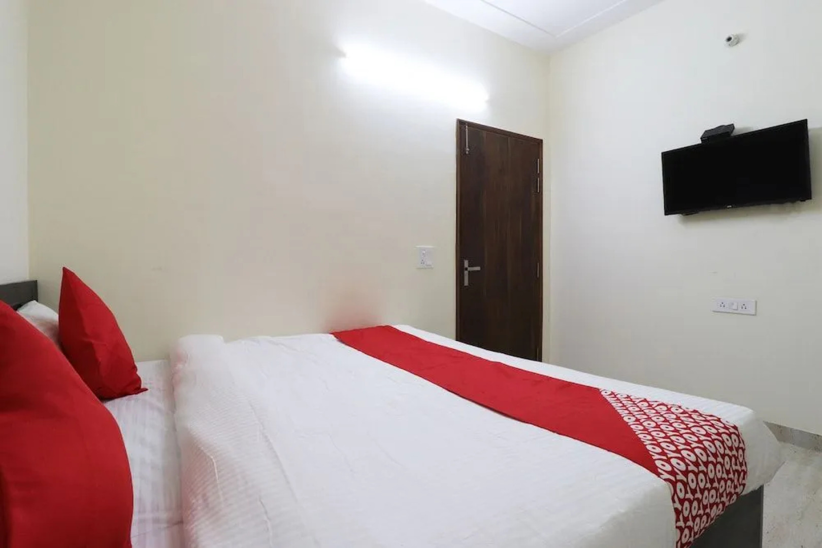 OYO 46761 Hotel Royal King Deluxe