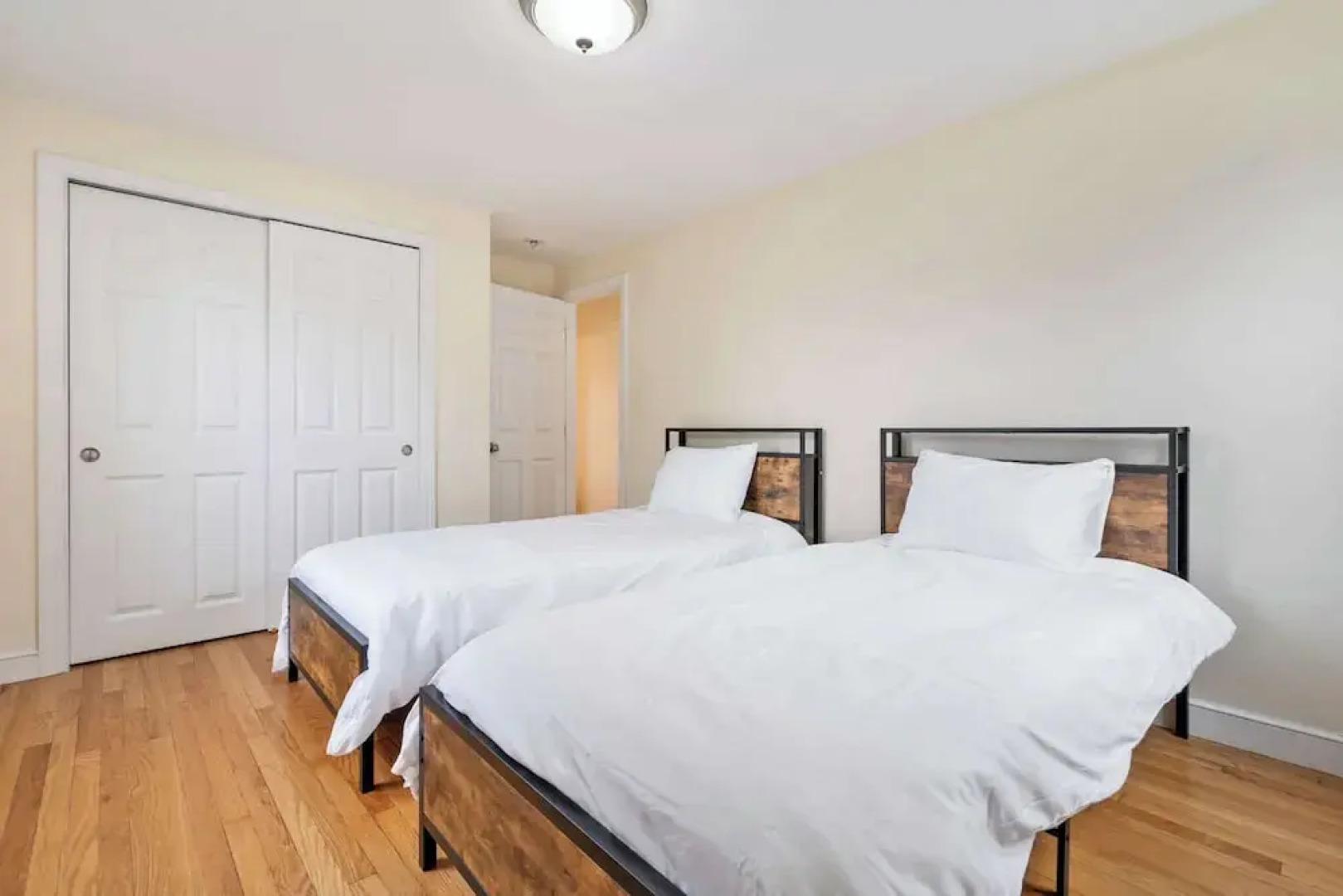 Oceanfront Ping Pong 1 Min Walk to Beach Pets Welcome