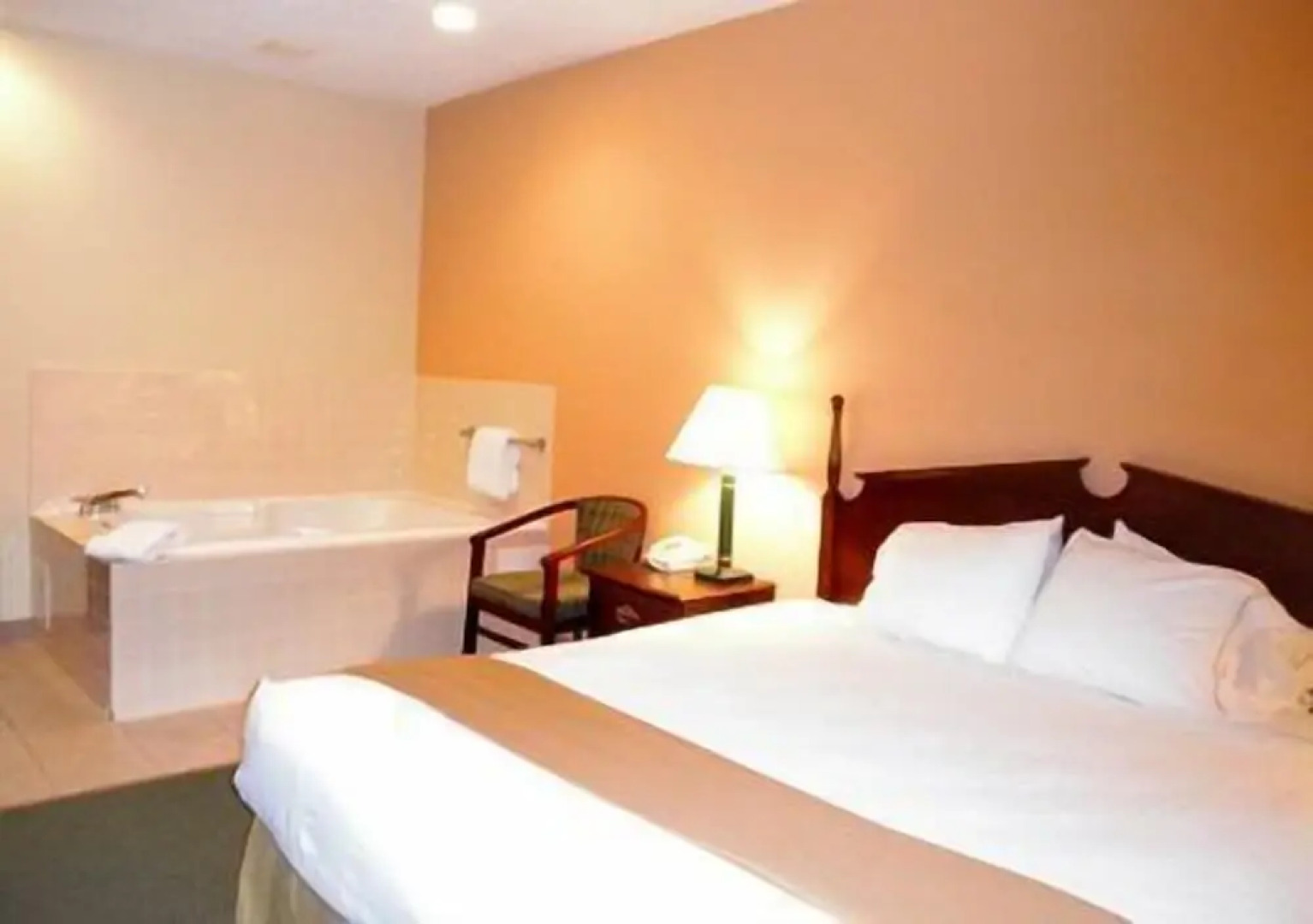 Holiday Inn Express Niles