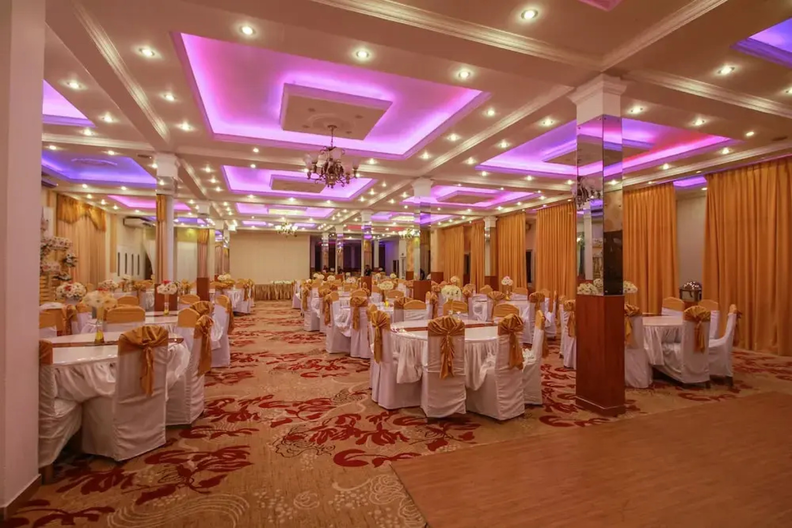 OYO 339 Chandiv Hotel